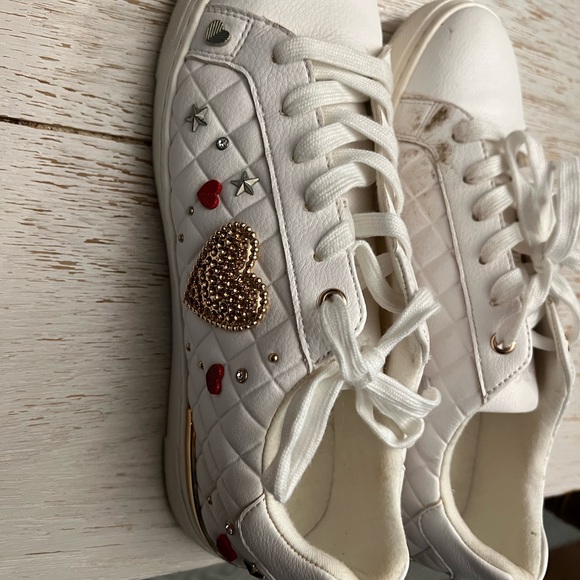 Aldo White Heart Sneaker Lightweight excellent condition size 9 - Picture 3 of 4
